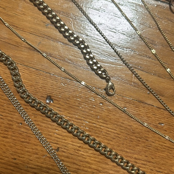 Chain - Picture 3 of 6